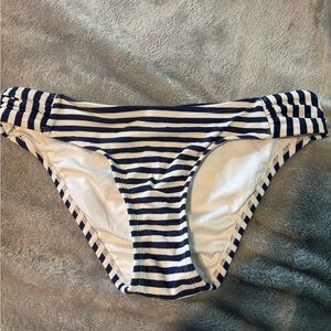 Vineyard Vines Navy and White Bikini Bottom size xs